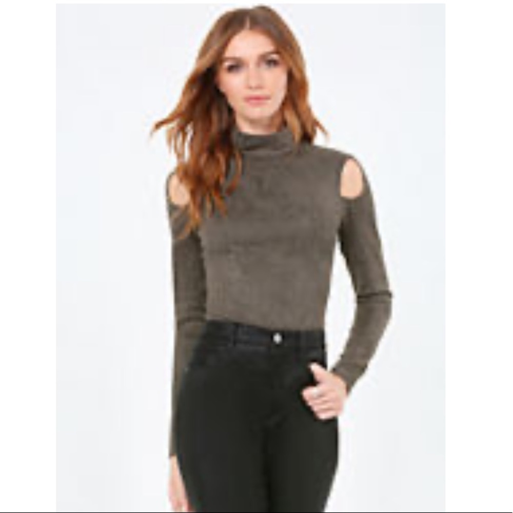 ⭐️NWOT⭐️ Bebe Suede Mock Neck Top